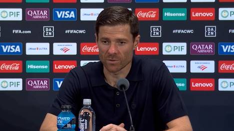 Xabi Alonso und Thibaut Courtois analysieren ihr Spiel gegen Al Hilal. Beide sind einig, dass sie noch Zeit brauchen die neuen Systeme umzusetzen.