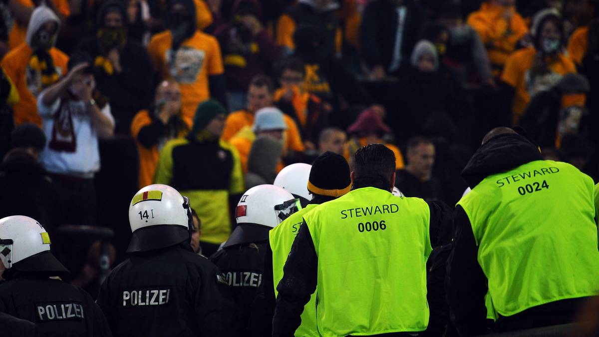 Dem DFB blieb kaum eine andere Wahl: Dynamo wurde für die darauffolgende Saison vom DFB-Pokal ausgeschlossen.