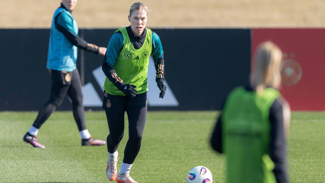 Knaak vor Debüt bei den DFB-Frauen