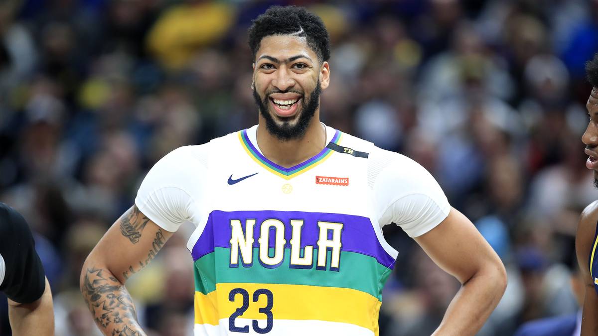 PLATZ 16: In einem Monster-Trade holen sich die Los Angeles Lakers All-Star Anthony Davis. Gleich drei Top-Talente und zahlreiche Draft-Picks bis ins Jahr 2025 machen die Lakers für den Big Man locker. Davis soll sie an der Seite von LeBron James wieder zum Titelanwärter machen