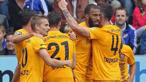 Geballte Freude: Dynamo Dresden übernimmt die Tabellenführung in Liga drei 