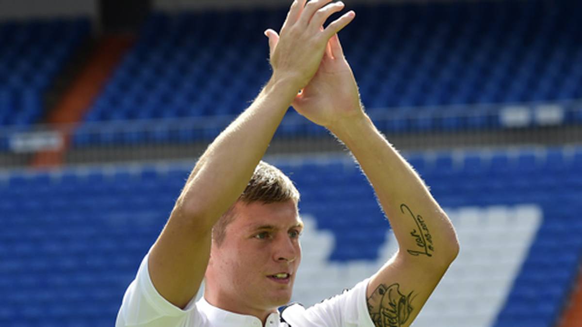 Toni Kroos trägt künftig das Trikot von Real Madrid. Am Donnerstagmorgen bestätigte der FC Bayern den Wechsel des Weltmeisters, der einen Vertrag bis 2020 erhält