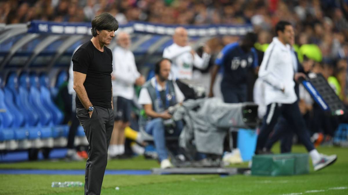 Doch zunächst knirschte es gewaltig. Eigentlich wäre die DFB-Elf mit zwei Remis und zwei Niederlagen gegen Frankreich und die Niederlande als Gruppenletzter in die Liga B der Nations Leagdeutschue abgestiegen. Nur dank der Aufstockung der Liga A blieb Deutschland der Abstieg erspart