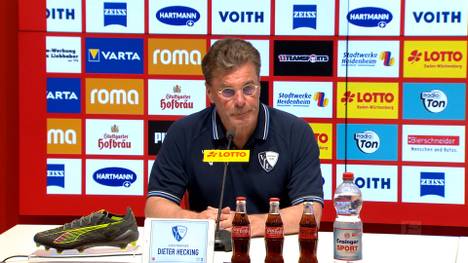 Mitten im Abstiegskampf der Bundesliga hat Trainer Dieter Hecking seinen Vertrag auch im Falle eines Abstiegs beim Tabellenletzten VfL Bochum verlängert. Das verkündet er auf der Pressekonferenz nach dem torlosen Remis.