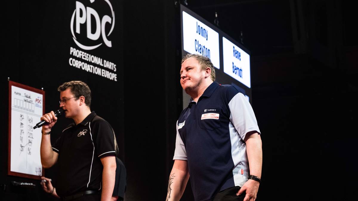 RENE BERNDT: Berndt fing bereits 1999 mit Darts an. Seitdem steigerte sich der 35-Jährige stetig. Heute versucht er, als Profi über die Runden zu kommen. Auf der PDC European Tour schaffte er mehrfach den Sprung ins Hauptfeld