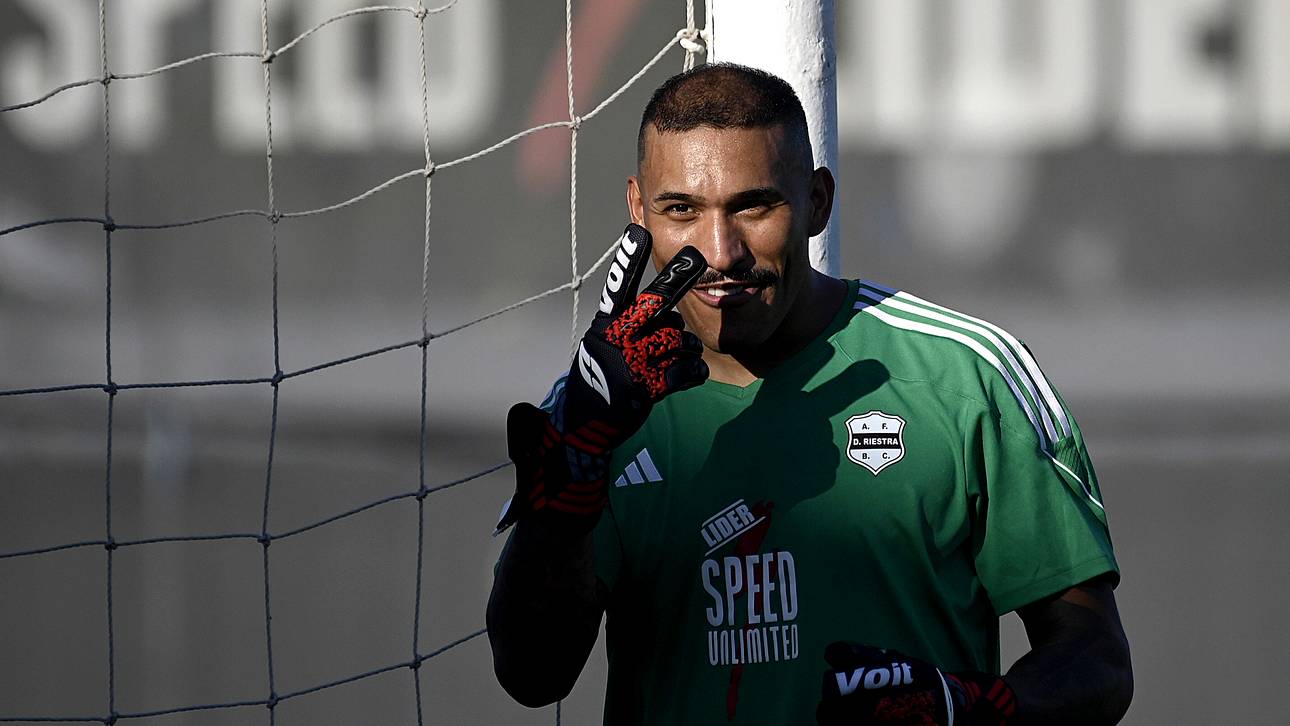 Riestra-Keeper Ignacio Arce 