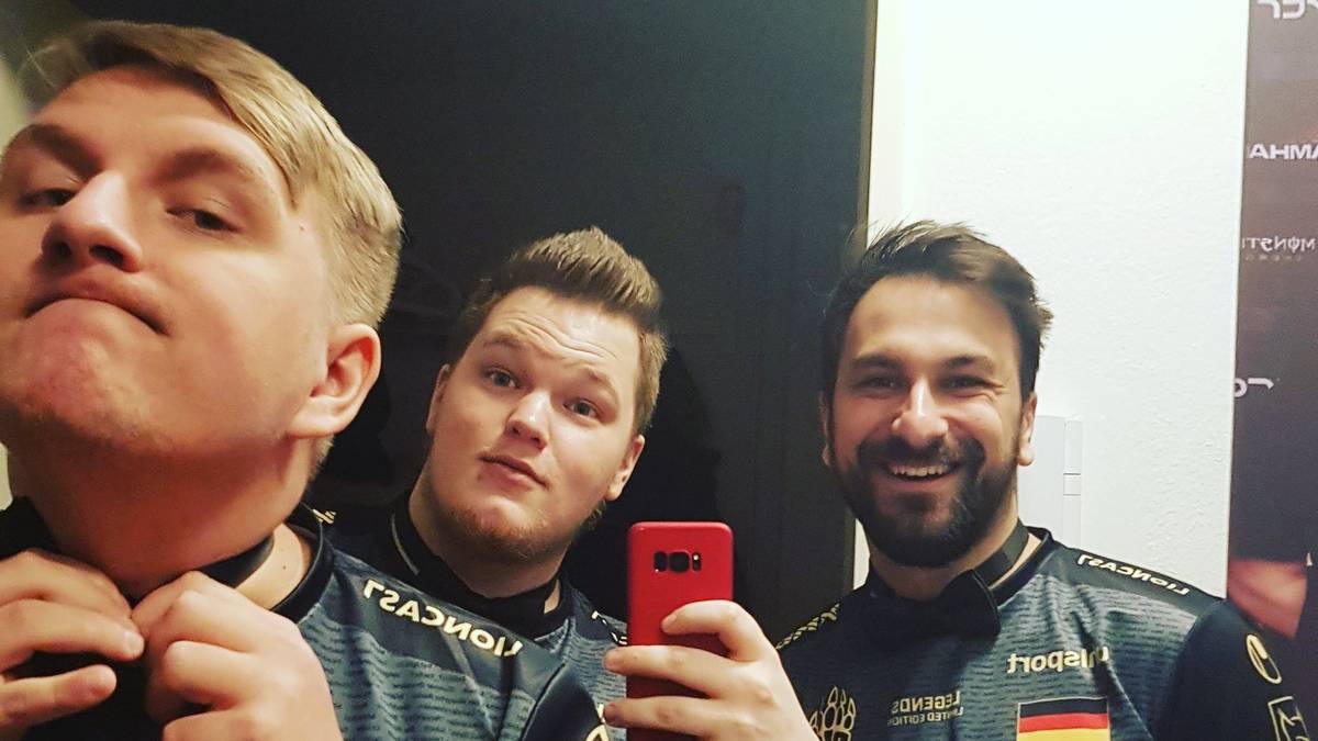 Auch das deutsche CS:GO-Team BIG Clan steht ganz im Zeichen von Schwarz. Erst vor wenigen Monaten gab es neue Trikots mit einem edlen Glanz und goldener Schrift