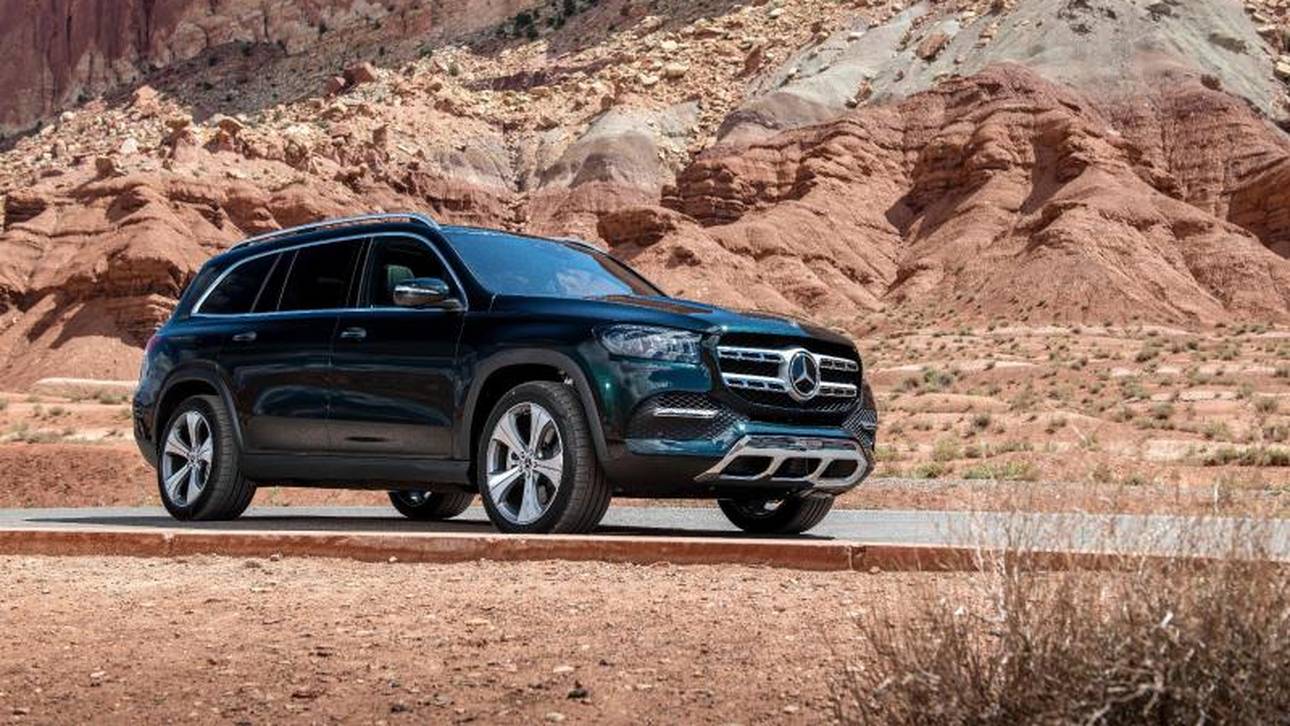 Allradantrieb, extragroße Bodenfreiheit und spezielle Offroad-Fahrprogramme machen den GLS zu einem sicheren Gelände-Gänger