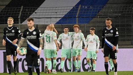 Werder Bremen siegt 2:0 bei Arminia Bielefeld