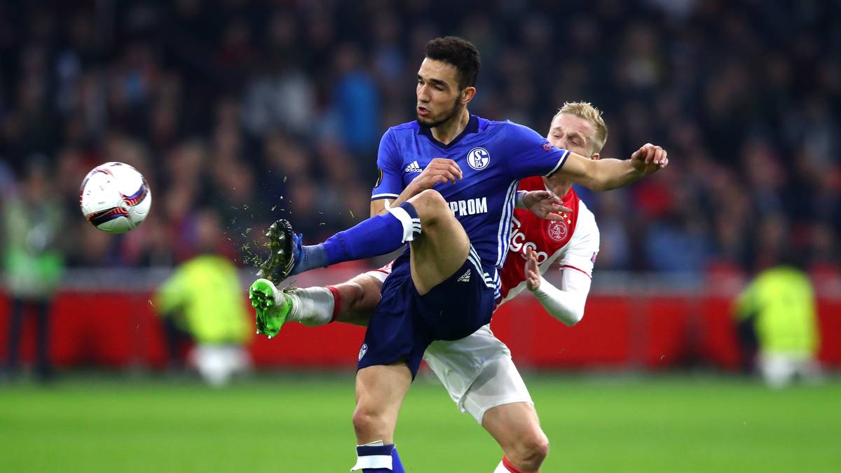 NABIL BENTALEB: Fast immer, wenn Ajax kombiniert, bleiben seine Gegenmittel wirkungslos. Ab und an aber wenigstens mit vereinzelten Ansätzen - SPORT1-Note: 4,5  