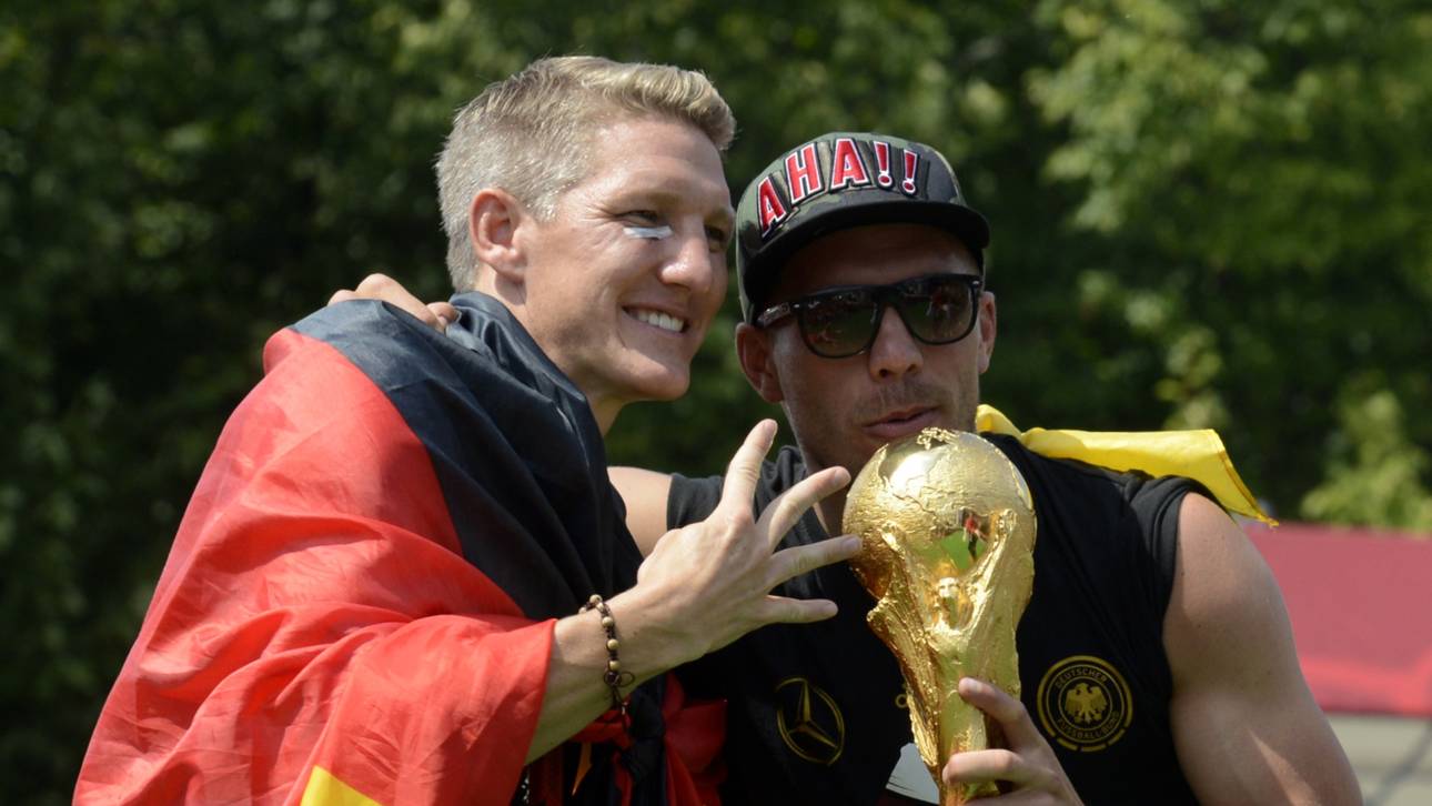 Schweinsteiger gratuliert Podolski