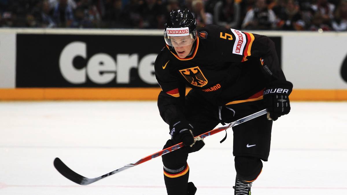 Korbinian Holzer, 28, Verteidiger: Der gebürtige Münchner liebt besonders das physische Spiel. Er verteilt gerne harte Checks und kann auch vor dem gegnerischen Tor gefährlich werden. Aktuell steht er bei den Anaheim Ducks in der NHL unter Vertrag