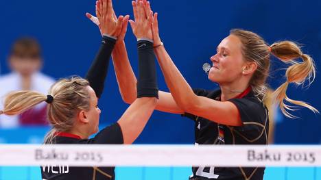Die deutschen Volleyball-Frauen sind mit einem Sieg ins Olympia-Quali-Turnier gestartet
