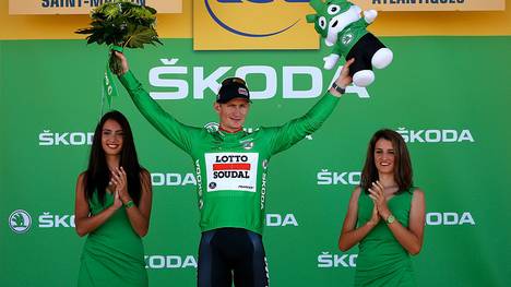 LA PIERRE-SAINT-MARTIN, FRANCE - JULY 14:  Andre Greipel of Germany and Lotto-Soudal celebrates as he receives the green points jersey after stage ten of the 2015 Tour de France, a 167 km stage between Tarbes and La Pierre-Saint-Martin, on July 14, 2015 in La Pierre-Saint-Martin, France.  (Photo by Doug Pensinger/Getty Images)