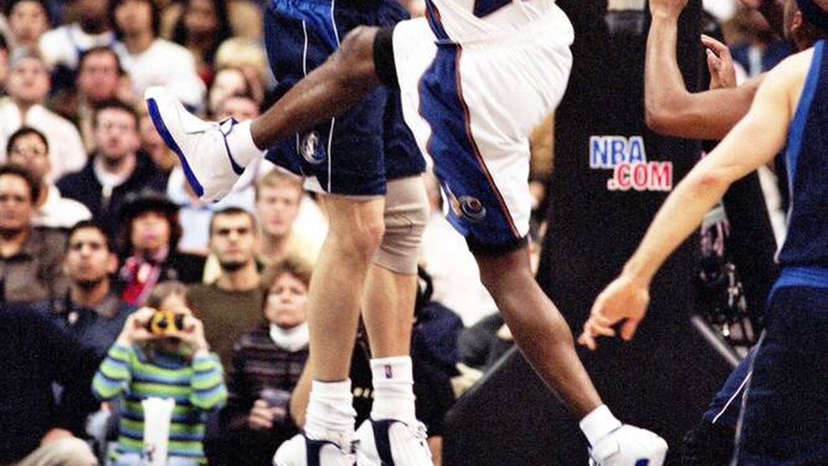 Es sollte eine Entscheidung sein, die die Basketball-Community bis heute spaltet. Einerseits sorgt alleine der Name Jordan noch einmal für Gänsehaut, nur durch das Comeback spielt beispielsweise Dirk Nowitzki in der NBA gegen die Legende.