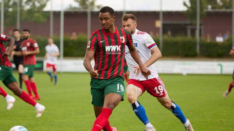 Felix Uduokhai steht noch bis 2024 beim FC Augsburg unter Vertrag