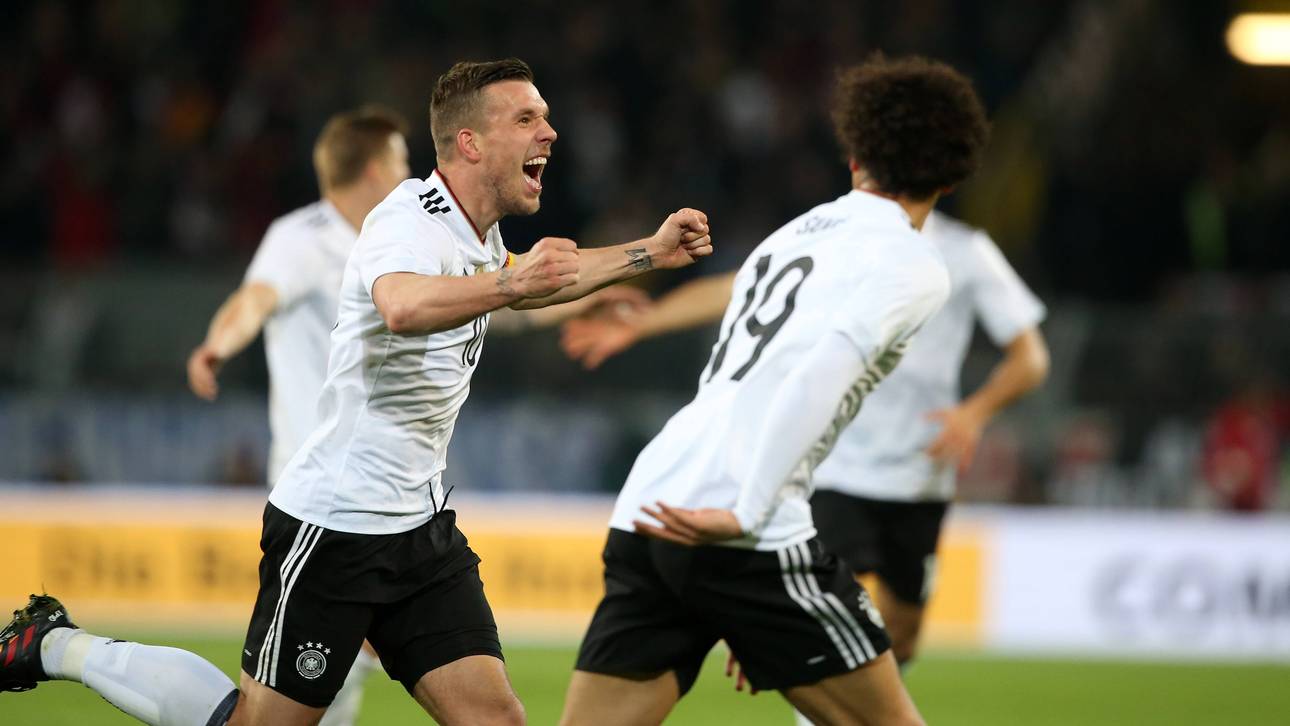 Poldi feiert Abschied mit Traumtor