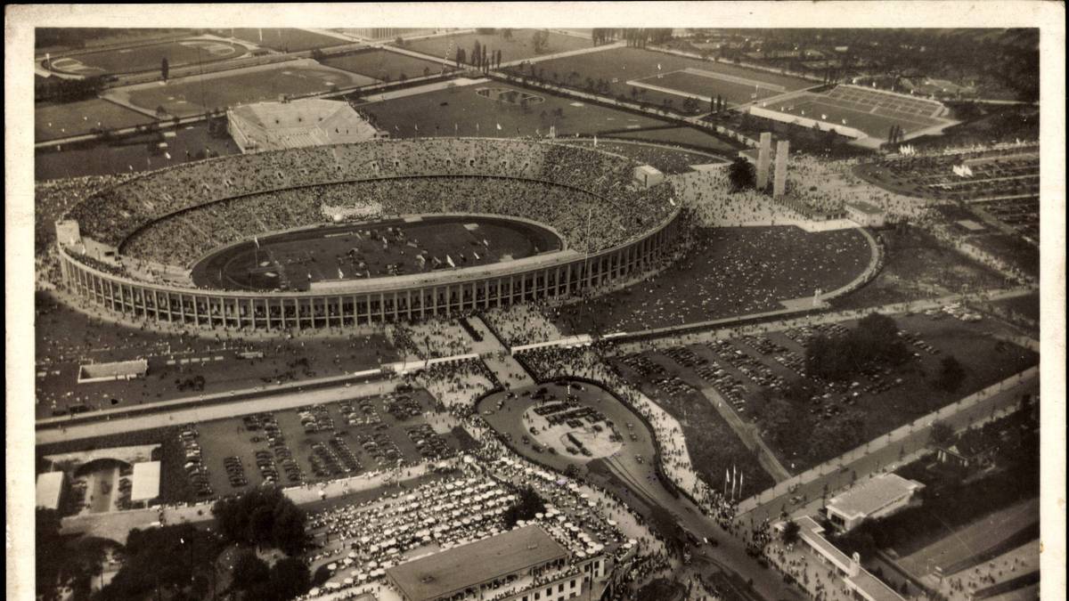 1942 verfolgten 75.000 Zuschauer im Stadion das Pokalendspiel