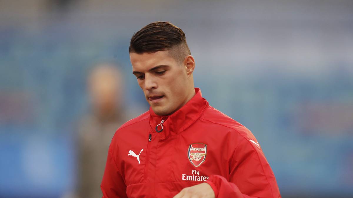 Der Ex-Gladbacher ist der einzige namhafte Neuzugang, den "Gunners"-Coach Arsene Wenger dem wilden Prassen der Konkurrenz entgegensetzen kann. Xhakas verschossener Elfmeter besiegelte das Aus der Schweiz im EM-Achtelfinale gegen Polen