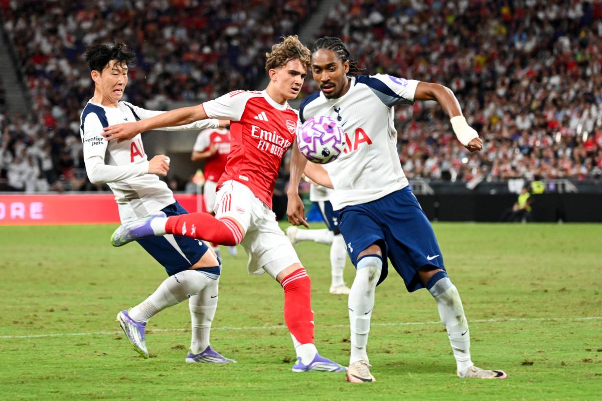 Arsenals Coach Mikel Arteta setzt im Testspiel gegen Tottenham den 15-jährigen Max Dowman ein - und schwärmt hinterher.