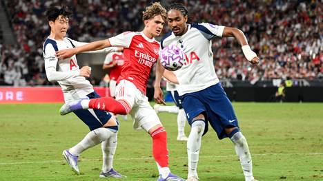 Arsenals Coach Mikel Arteta setzt im Testspiel gegen Tottenham den 15-jährigen Max Dowman ein - und schwärmt hinterher.
