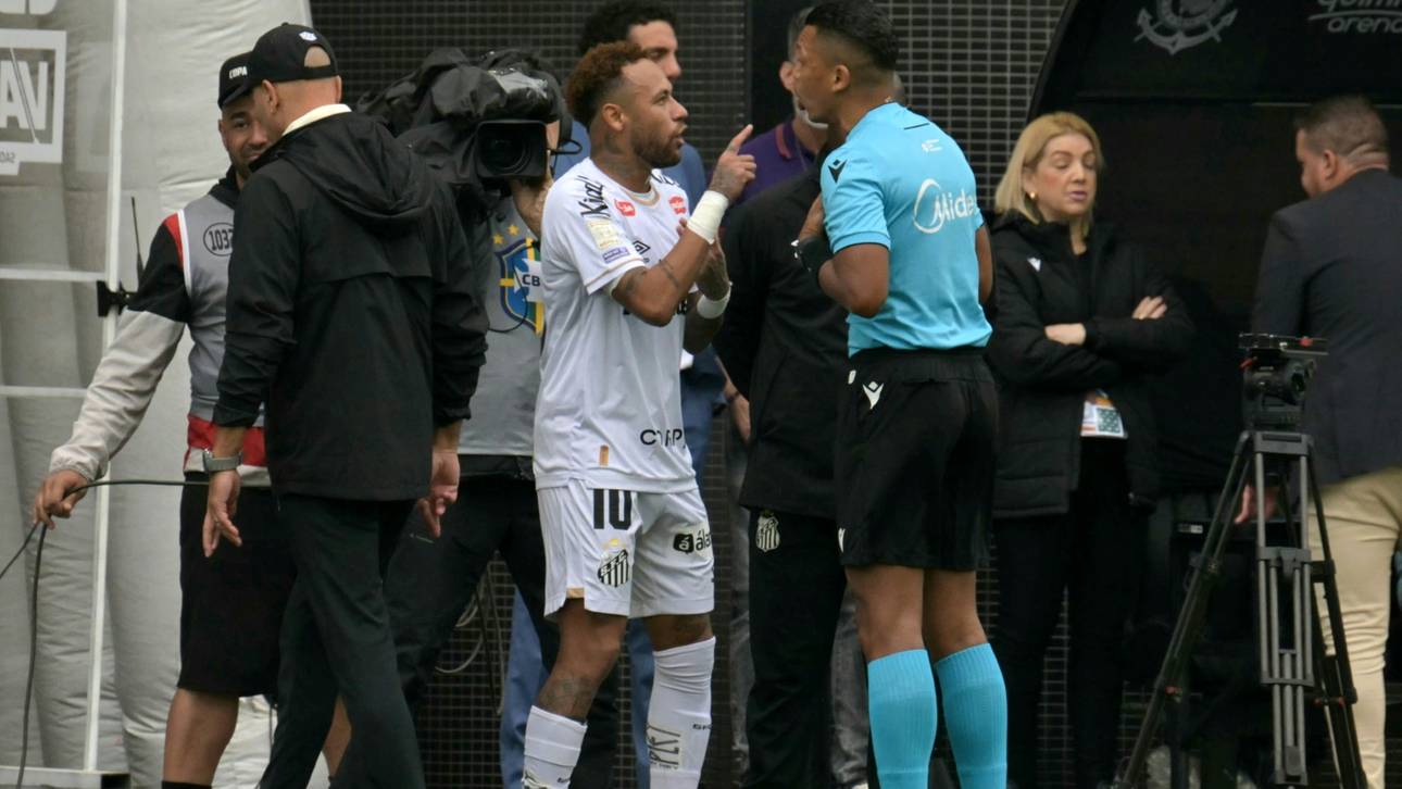 Falscher Wechsel: Neymar nach Schiri-Panne außer sich