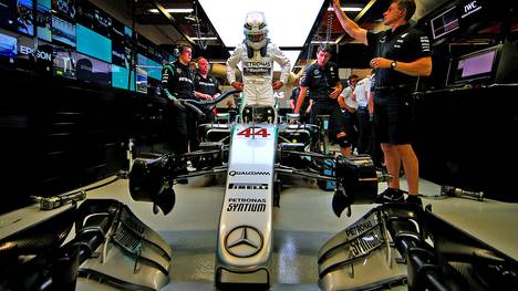 Lewis Hamilton hat nach den ersten vier Saisonrennen 43 Punkte Rückstand auf seinen Teamkollegen Rosberg