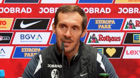 Julian Schuster spricht vor dem Spiel gegen den HSV über die Herausforderungen der kurzen Winterpause. Der Freiburg-Trainer erklärt, wie er den Spagat zwischen grundlegender Arbeit und gegnerspezifischer Vorbereitung meistert.