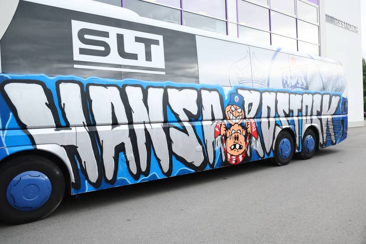 Hansa-Fans besprühen eigenen Bus