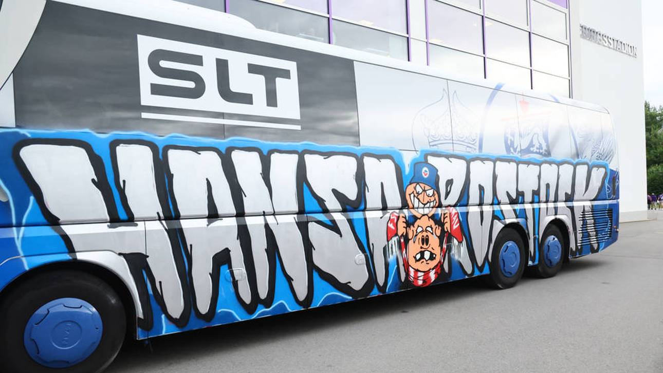 Der Mannschaftsbus von Hansa Rostock wurde besprüht