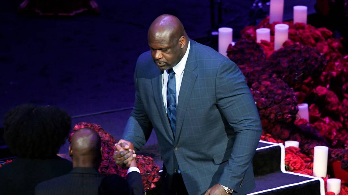 Ein echter Schicksalsschlag stellt den sonst so fröhlichen O'Neal am 26. Januar 2020 auf eine harte Probe. Sein früherer Lakers-Teamkollege und Freund Kobe Bryant verunglückt bei einem Hubschrauber-Absturz tödlich. Voller Trauer findet er emotionale Worte für Kobe und zeigt einmal mehr seinen einzigartigen Charakter