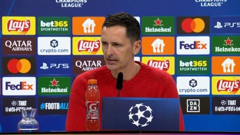 Frankfurts Jonathan Burkardt wird im Champions-League-Spiel gegen Atalanta Bergamo verletzungsbedingt ausgewechselt. Trainer Dino Toppmöller gibt ein erstes Update nach dem Spiel.