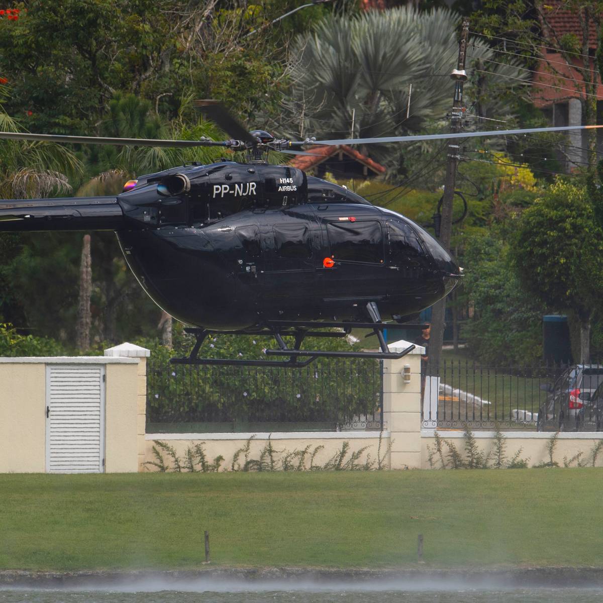 Neymar Von Paris Saint Germain Kommt In Luxus Helikopter Zum Team