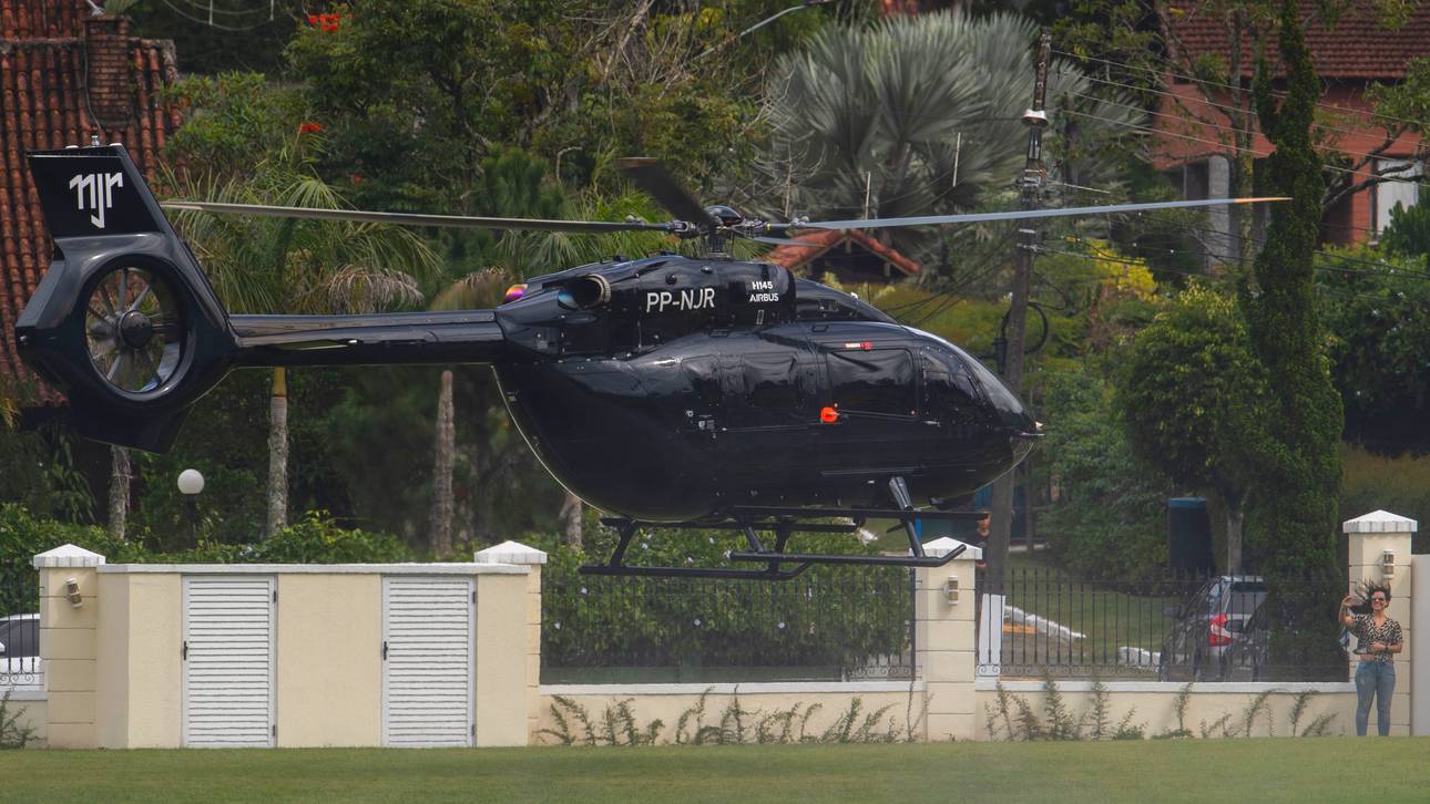 Neymar mit Luxus-Heli zum Team