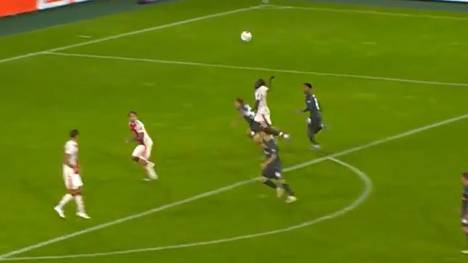 Rot-Weiss Essen hat auch sein drittes Heimspiel der Saison nicht gewonnen. Beim 1:1 gegen Osnabrück verhinderte Moustier im Anschluss an eine Ecke immerhin noch eine Niederlage.
