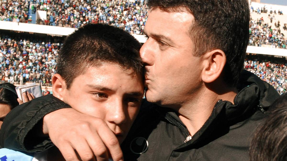 MAURICIO BALDIVIESO (Aurora Cochabamba): Der absolute Rekordyoungster stammt aus Bolivien. Dort wechselte Aurora-Coach Julio Cesar Baldivieso am 19. Juli 2009 aus Spielermangel einfach mal schnell seinen eigenen Sohn Mauricio ein. Dieser war damals erst unglaubliche zwölf Jahre alt