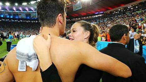 Bei der WM in Brasilien war zwischen Mesut Özil und Mandy Capristo noch alles gut. 