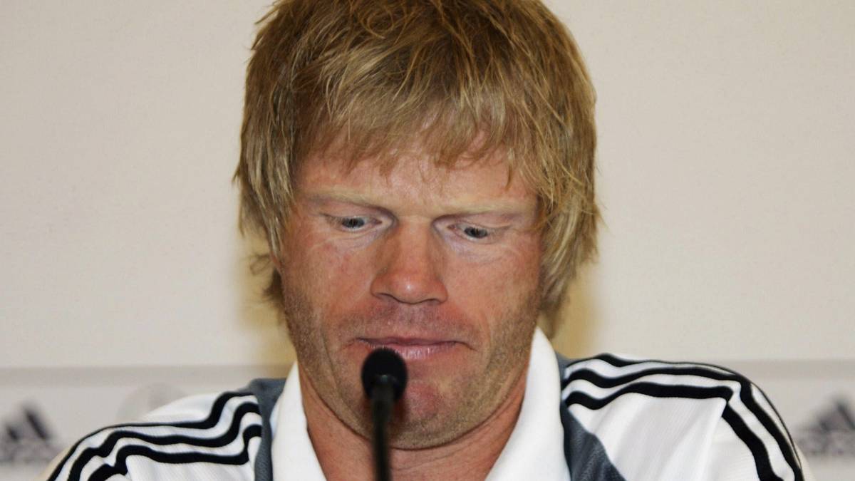 Kahns Antwort: "Er kann nicht damit umgehen, dass er die Nummer zwei ist. Er kann das nicht verkraften. Deswegen verlässt er jetzt wahrscheinlich den Boden des guten Geschmacks. Ich bin bis zur WM 2006 die Nummer eins in der Nationalmannschaft, und er muss das akzeptieren"