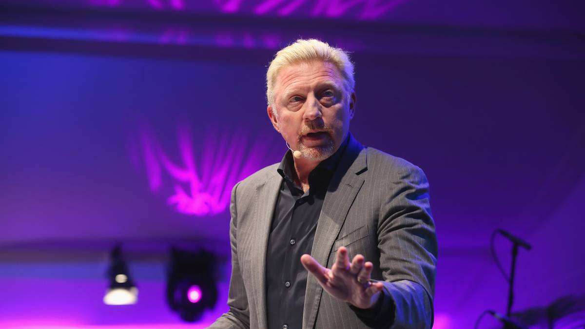 "Die Entscheidung, ein Insolvenzverfahren gegen mich zu eröffnen, war gleichermaßen ungerechtfertigt wie unrechtmäßig. Ich habe jetzt diplomatische Immunität geltend gemacht, denn dazu bin ich in der Tat verpflichtet, um diese Farce zu einem Ende zu bringen, damit ich anfangen kann, mein Leben wieder aufzubauen", wurde Becker von der britschen Nachrichtenagentur "Press Association" zitiert