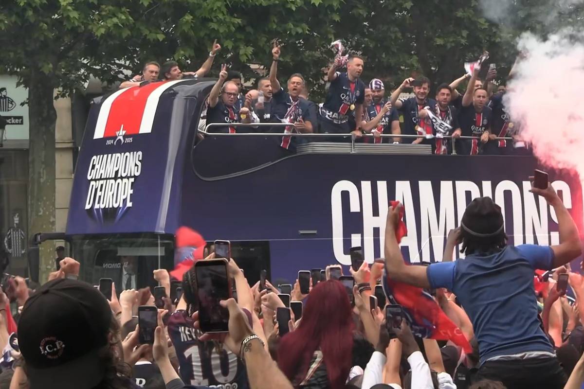 Paris Saint-Germain feiert den Gewinn der Champions League. Kapitän Marquinhos bedankt sich emotional bei den Fans und allen Wegbegleitern für die harte Arbeit zum Titel.