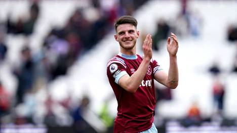 Was sich bereits seit einiger Zeit angedeutet hatte, ist nun offiziell. Bayerns Wunschspieler Declan Rice verlässt seinen Jugendverein West Ham United in Richtung Arsenal! 