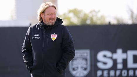 Der VfB Stuttgart und Sven Mislintat gehen fortan getrennte Wege. Mislintat verlässt den VfB zum 30. November, sein bis Juni 2023 laufender Vertrag werde einvernehmlich aufgelöst.