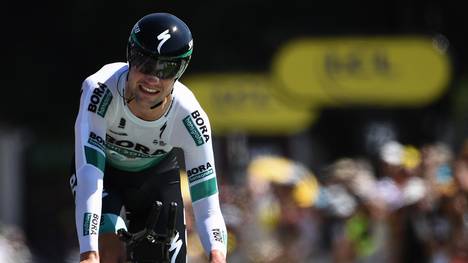Maximilian Schachmann hat sich bei einem Sturz bei der Tour de France an der linken Hand verletzt