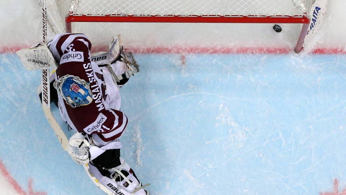 Einmal mehr schlägt es im lettischen Tor ein. Die tapferen Letten stehen nach großem Kampf mit leeren Händen da