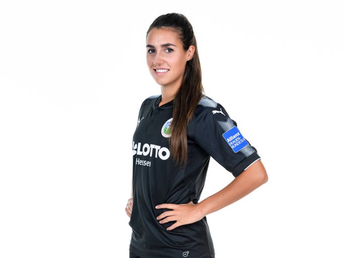 Deutsch-Baskin Bibiane Schulze Solano gibt Debüt bei Athletic Bilbao