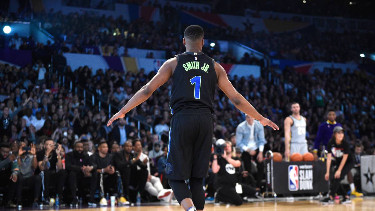 Die Halle tobte, Smith bekam von der Jury 50 Punkte. Für das Finale reichte es trotzdem nicht, da seine Gesamtzahl aufgrund des ersten Dunks nicht mit den Werten von Nance und Mitchell mithalten konnte