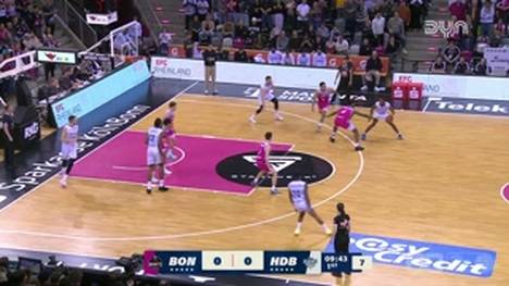 Die BBL-Highlights der Telekom Baskets Bonn - MLP Academics Heidelberg im Video.