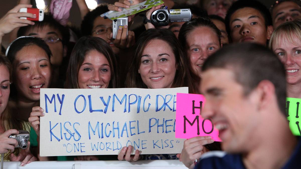 Bei den Olympischen Spielen in der chinesischen Metropole gewinnt der US-Amerikaner insgesamt acht Goldmedaillen.