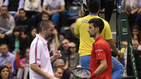 Der ehemalige Tennis-Trainer von Novak Djokovic, Bogdan Obradovic, spricht über die Covid-Saga des ATP-Weltranglistenersten. Der Serbe erklärt, warum die Nummer eins seine Fehler mittlerweile bereut.