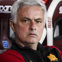 Der Transferwahnsinn in Saudi-Arabien nimmt einfach kein Ende, zwei Top-Klubs buhlen um einen der erfolgreichsten Trainer der Fußball-Historie.